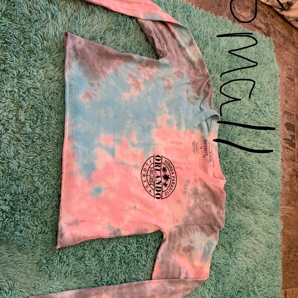 Long sleeve crop top